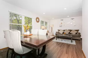 1201 Oak Ridge Dr, Streamwood, IL 60107 - Photo 6