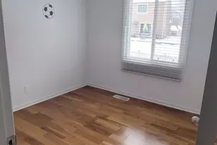 996 Hawthorne Dr, Crystal Lake, IL 60014 - Photo 10