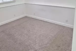 996 Hawthorne Dr, Crystal Lake, IL 60014 - Photo 6