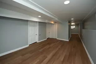 8117 S Burnham Ave, Chicago, IL 60617 - Photo 14