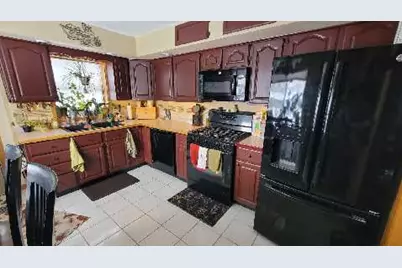 110 Elm Lane, Streamwood, IL 60107 - Photo 4