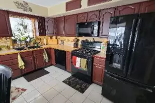 110 Elm Ln, Streamwood, IL 60107 - Photo 4