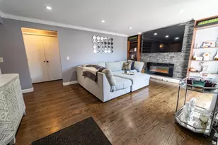 6841 N Northwest Hwy, Chicago, IL 60631 - Photo 4