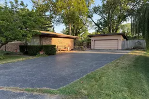 1901 W Plainfield Rd, La Grange Highlands, IL 60525 - Photo 6