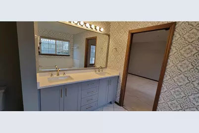 260 Shipland Drive, Crystal Lake, IL 60012 - Photo 8