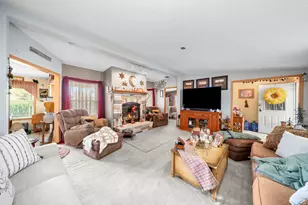 32 Peggy Dr, Sandwich, IL 60548 - Photo 6