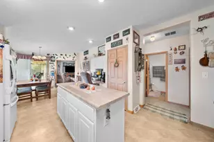 32 Peggy Dr, Sandwich, IL 60548 - Photo 10