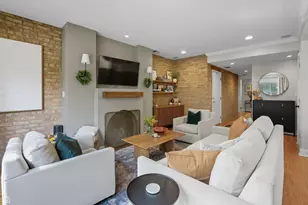 1210 W Roscoe St, Chicago, IL 60657 - Photo 16