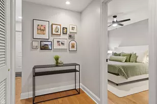 1210 W Roscoe St, Chicago, IL 60657 - Photo 32