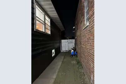 608 Forsythe Avenue, Calumet City, IL 60409 - Photo 10