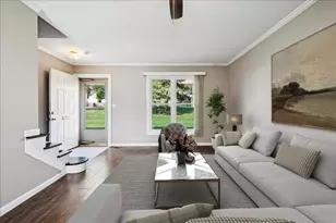 938 Cardiff Ct, Schaumburg, IL 60194 - Photo 2