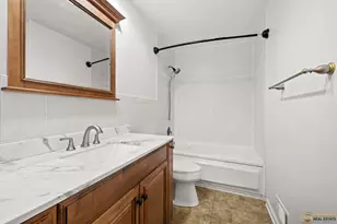 26235 N Acorn Ln, Mundelein, IL 60060 - Photo 16