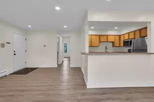 229 W Ct of Shorewood, Vernon Hills, IL 60061 - Photo 6