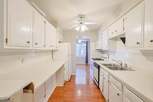 3008 Roberts Dr, Woodridge, IL 60517 - Photo 8