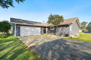 750 Forest Park Dr, Dixon, IL 61021 - Photo 1