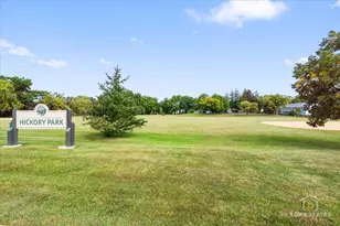 1651 Pauline Cir, Mundelein, IL 60060 - Photo 36