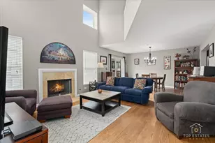 1651 Pauline Cir, Mundelein, IL 60060 - Photo 8