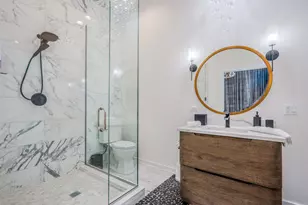 22 E Elm St, Chicago, IL 60611 - Photo 16