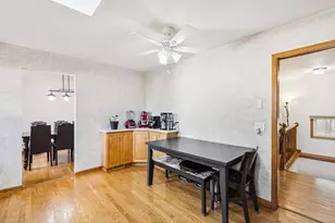 1504 E Emmerson Ln, Mount Prospect, IL 60056 - Photo 8