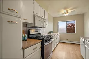 1311 S Finley Rd, Lombard, IL 60148 - Photo 6