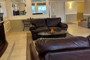 841 N York St, Elmhurst, IL 60126 - Photo 2