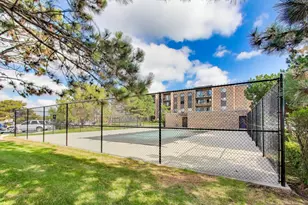 725 W Huntington Commons Rd, Mount Prospect, IL 60056 - Photo 20