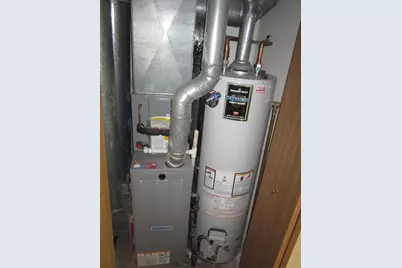 28 N Oltendorf Road, Streamwood, IL 60107 - Photo 8