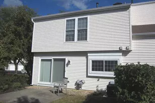 28 N Oltendorf Rd, Streamwood, IL 60107 - Photo 10