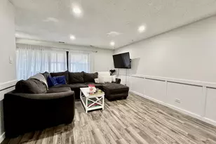 8246 Holly Ct, Palos Hills, IL 60465 - Photo 6