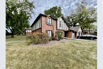 8246 Holly Court #D, Palos Hills, IL 60465 - Photo 2