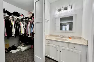 8246 Holly Ct, Palos Hills, IL 60465 - Photo 14