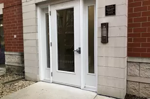 343 E 25th Pl, Chicago, IL 60616 - Photo 2