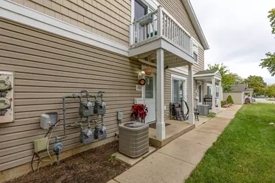 1324 Alpine Court #1324, Wheeling, IL 60090 - Photo 2