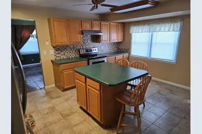 827 S McKinley Avenue, Kankakee, IL 60901 - Photo 8