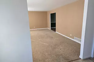 827 S McKinley Ave, Kankakee, IL 60901 - Photo 4