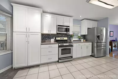 222 Meadows Drive, Sugar Grove, IL 60554 - Photo 4