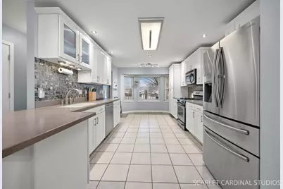 222 Meadows Drive, Sugar Grove, IL 60554 - Photo 6