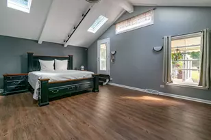 385 E Irving Park Rd, Streamwood, IL 60107 - Photo 26