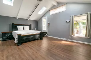 385 E Irving Park Rd, Streamwood, IL 60107 - Photo 24