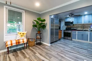 385 E Irving Park Rd, Streamwood, IL 60107 - Photo 6