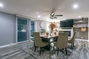 385 E Irving Park Rd, Streamwood, IL 60107 - Photo 18