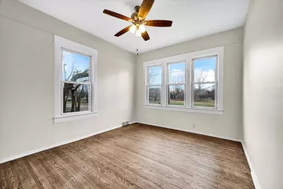 1018 N Prairie Street N, Bloomington, IL 61701 - Photo 8