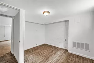 1018 N Prairie Street N, Bloomington, IL 61701 - Photo 28