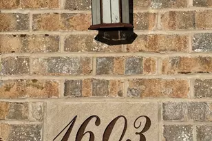 1603 Riverside Cir, Dixon, IL 61021 - Photo 2