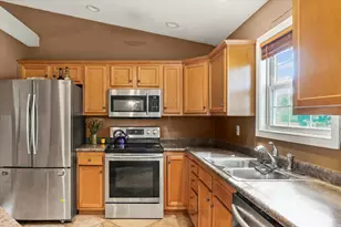 2409 Goodfield Dr, Urbana, IL 61802 - Photo 10