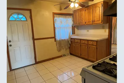 8414 Crawford Avenue, Skokie, IL 60076 - Photo 6