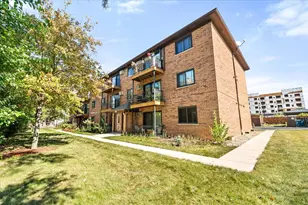 922 W Irving Park Rd, Bensenville, IL 60106 - Photo 2