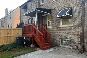 8521 S St Lawrence Ave, Chicago, IL 60619 - Photo 18