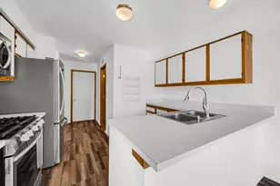 55 King Dr, Streamwood, IL 60107 - Photo 4