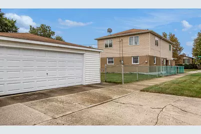 12901 S Muskegon Avenue, Chicago, IL 60633 - Photo 2